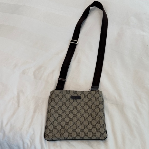 Gucci Brown Logo Messenger Crossbody Bag - Picture 2 of 13